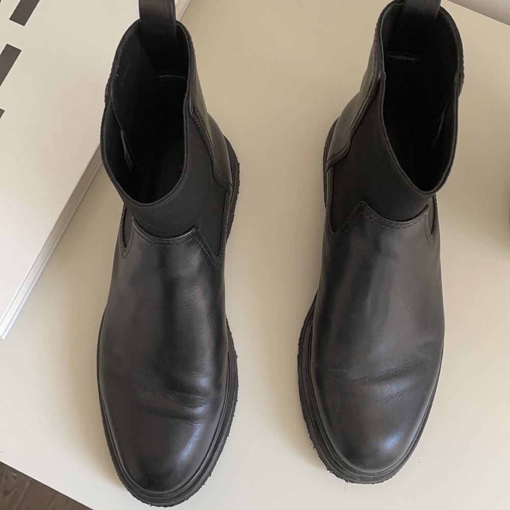 Vince Black Chelsea Boots - Picture 5 of 6